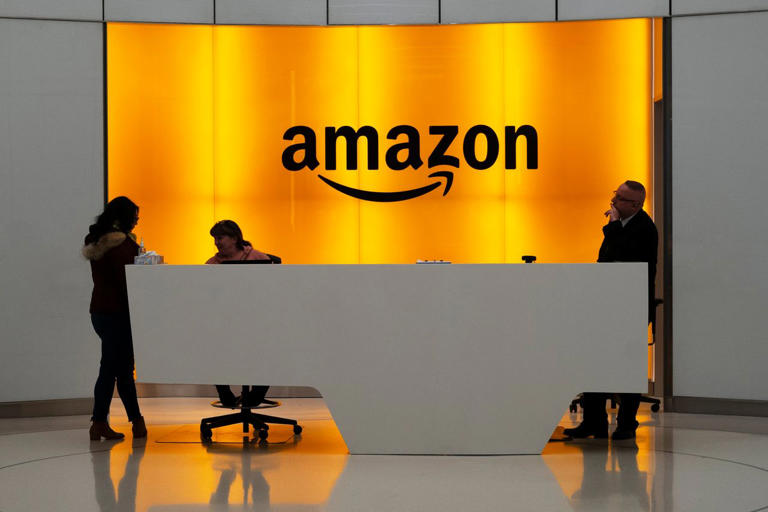 Amazon to offer free AI classes